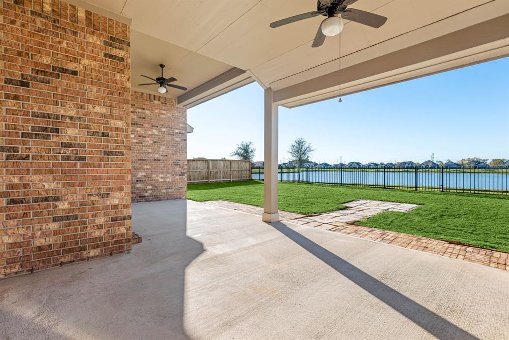 7130 Water Glen Lane, Manvel, Texas image 33