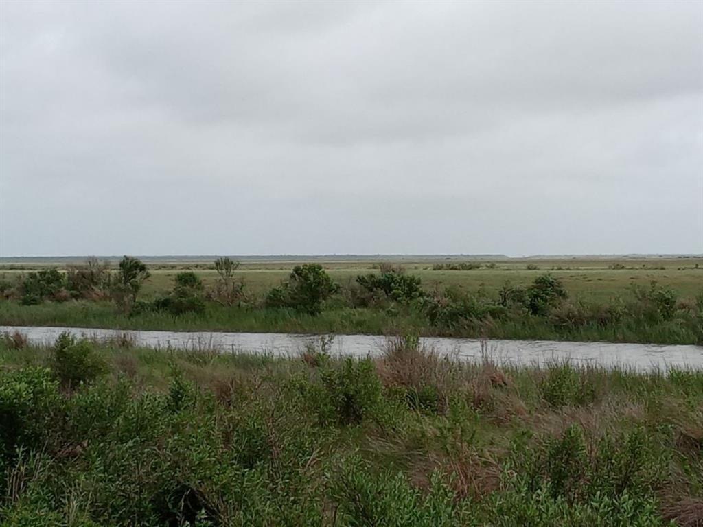 1215 4th Street, Gilchrist, Texas image 2