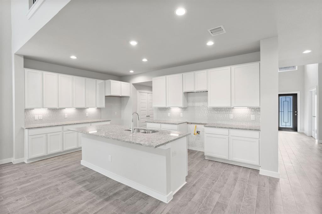 12010 Maple Oak Drive Dr, Houston, Texas image 6
