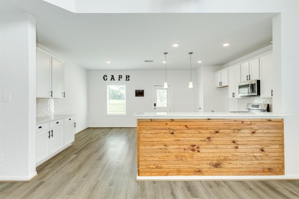 553 Green Meadows Drive, West Columbia, Texas image 24