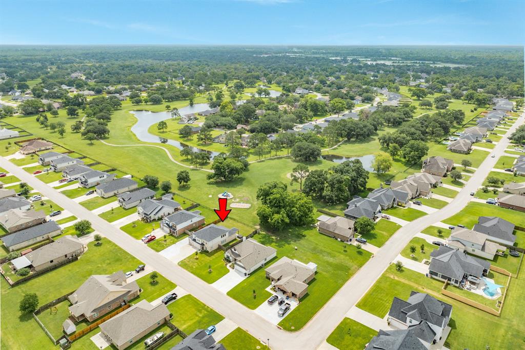 553 Green Meadows Drive, West Columbia, Texas image 5