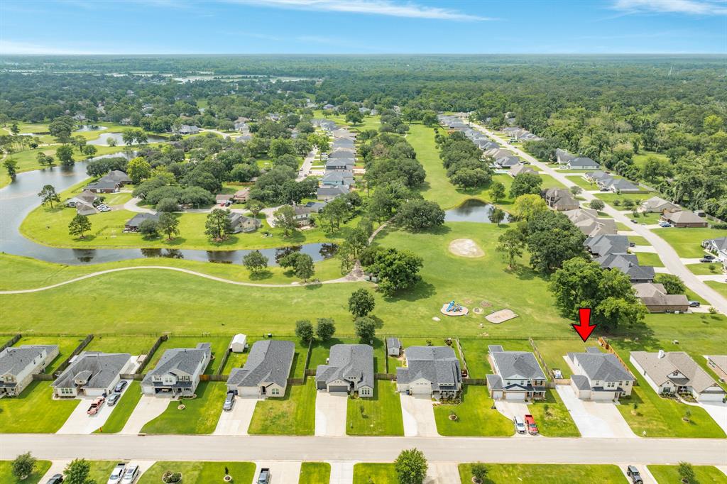 553 Green Meadows Drive, West Columbia, Texas image 6