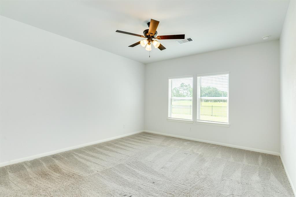 553 Green Meadows Drive, West Columbia, Texas image 29
