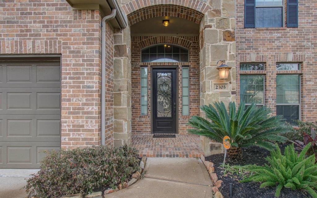 2303 High Tide Lane, Pearland, Texas image 2