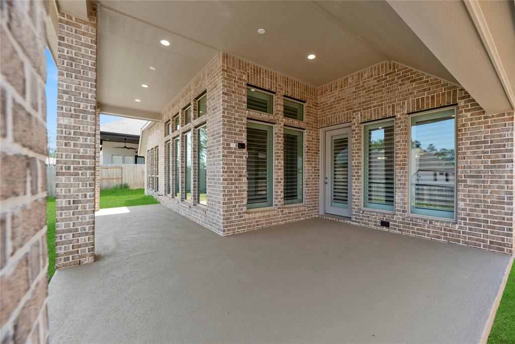 114 Artisan Ridge Drive, Conroe, Texas image 32