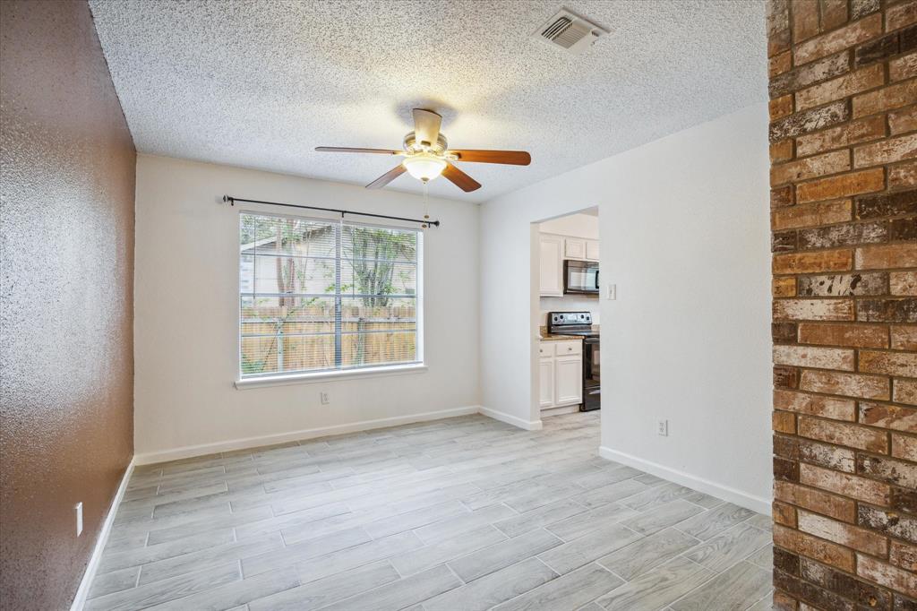5302 Oaklynn Drive, Spring, Texas image 17