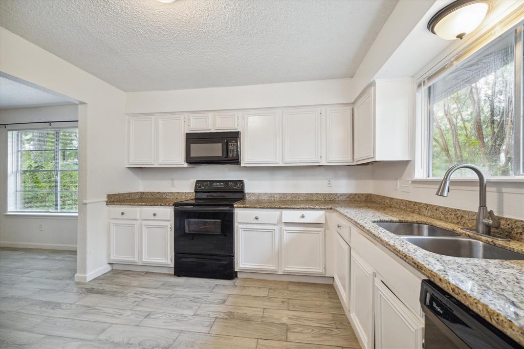 5302 Oaklynn Drive, Spring, Texas image 2
