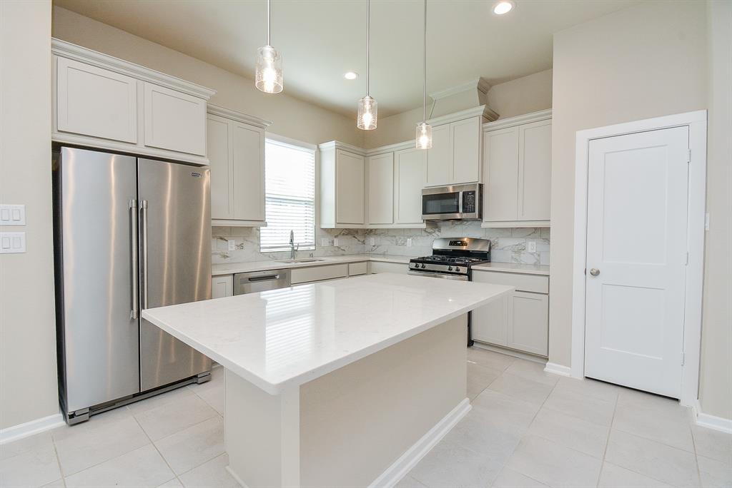 1554 Rustling Creek Drive, Missouri City, Texas image 7