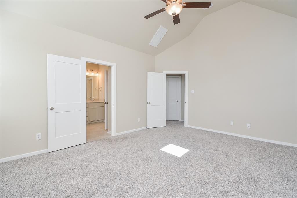 1554 Rustling Creek Drive, Missouri City, Texas image 18