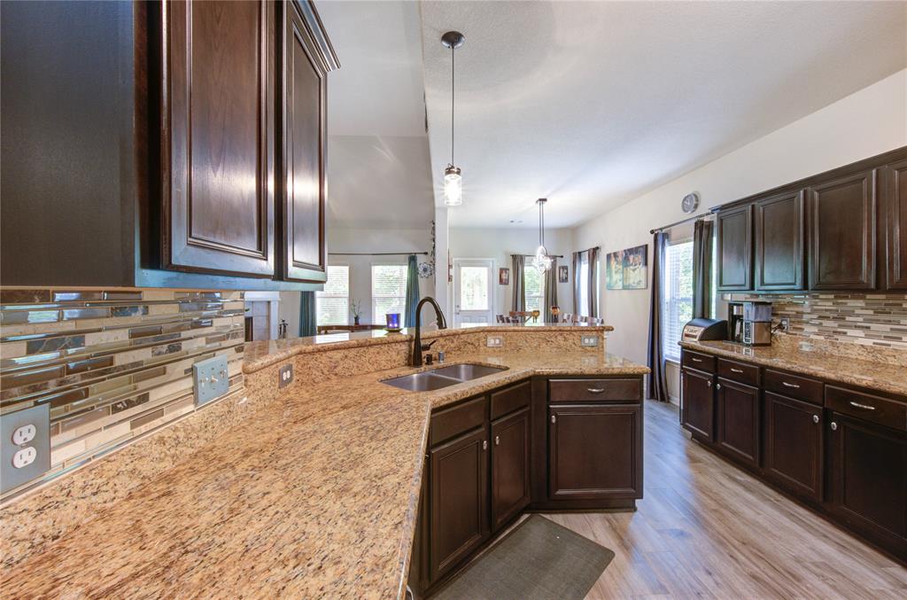 10531 Sunflower Drive, Willis, Texas image 8