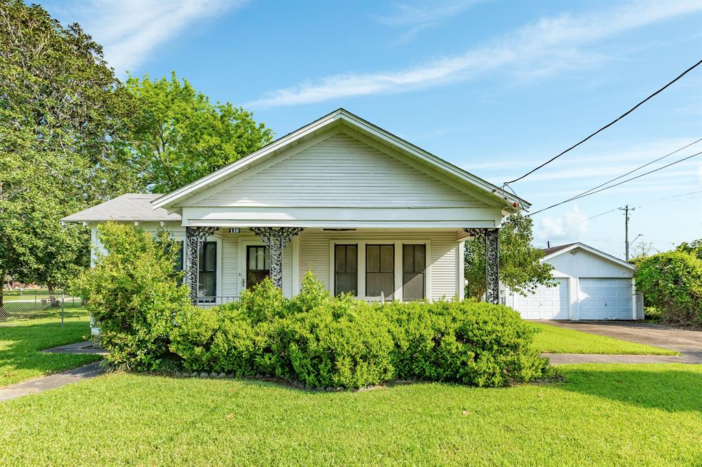 110 W Florida Street, Brazoria, Texas image 1