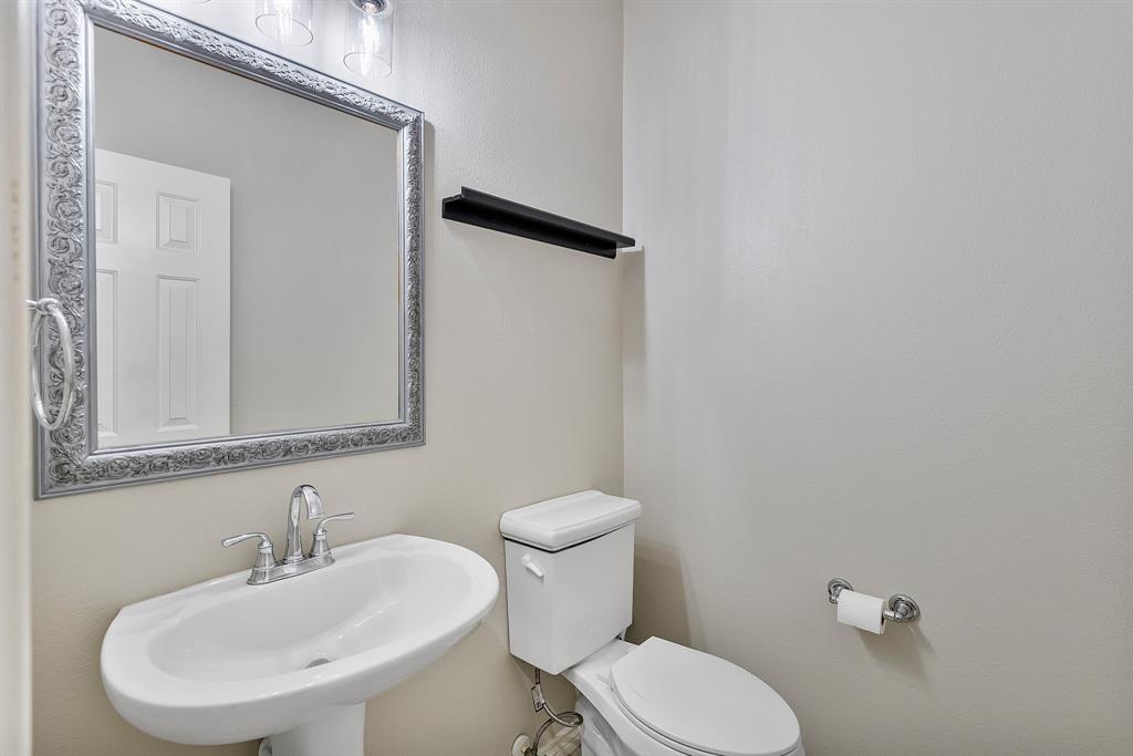 8507 Silver Lure Drive, Humble, Texas image 39