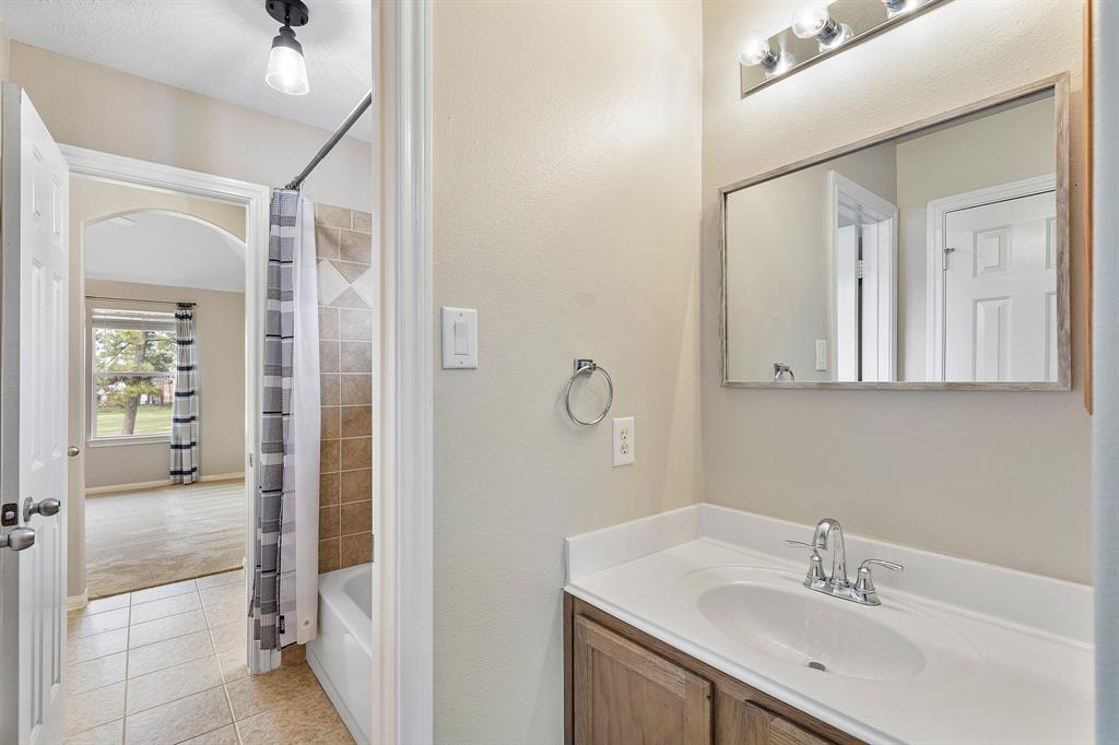 8507 Silver Lure Drive, Humble, Texas image 35
