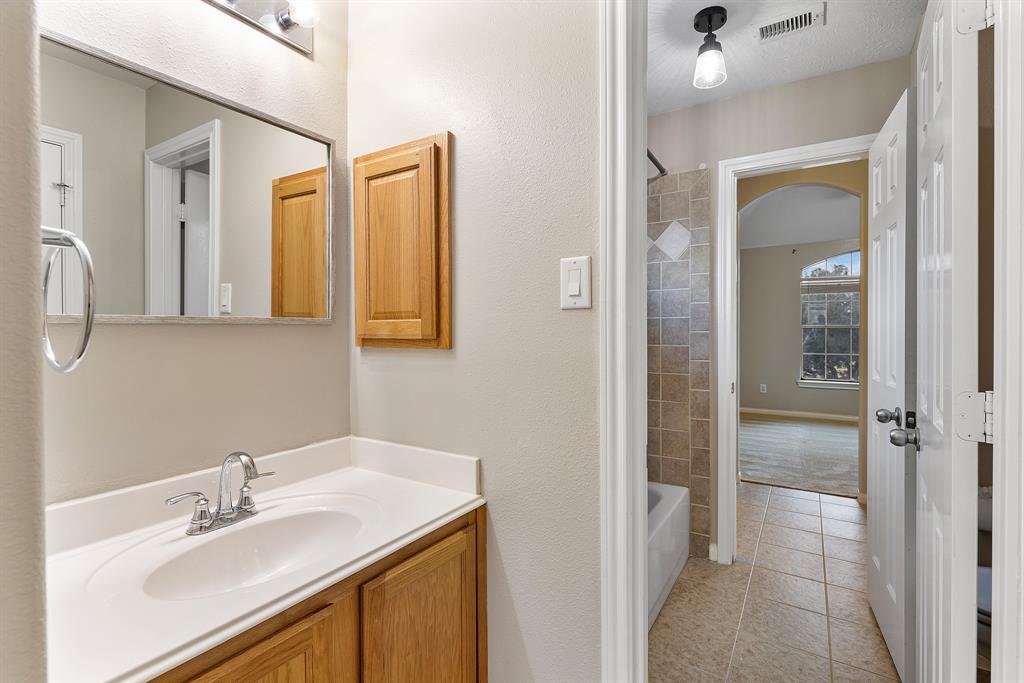 8507 Silver Lure Drive, Humble, Texas image 38