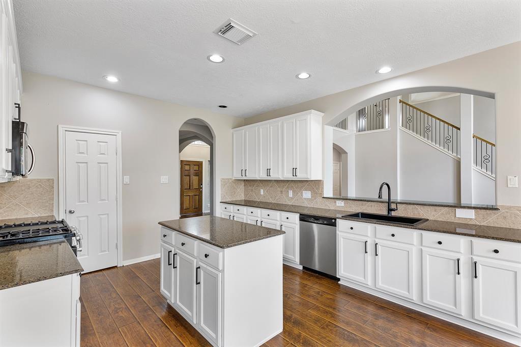 8507 Silver Lure Drive, Humble, Texas image 16