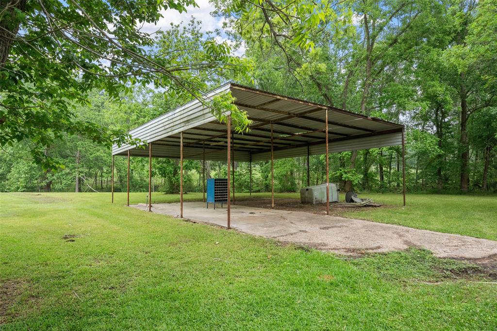 101 Walnut Drive, Coldspring, Texas image 3