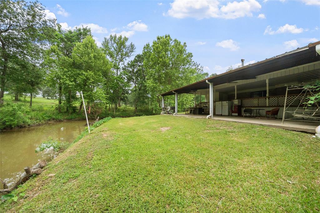 101 Walnut Drive, Coldspring, Texas image 2