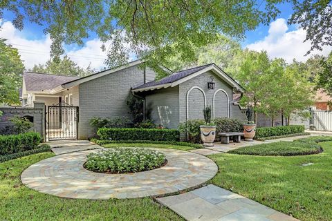 Single Family Residence in Houston TX 10039 Locke Lane.jpg