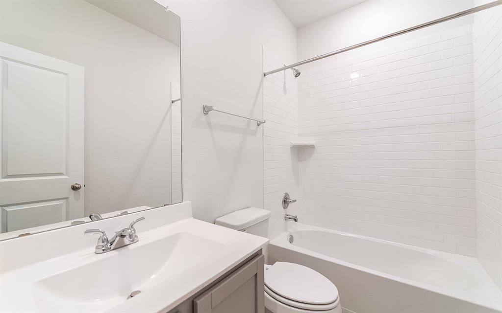 13020 Sapphire Lake Lane, Texas City, Texas image 10