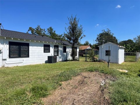 A home in Sealy