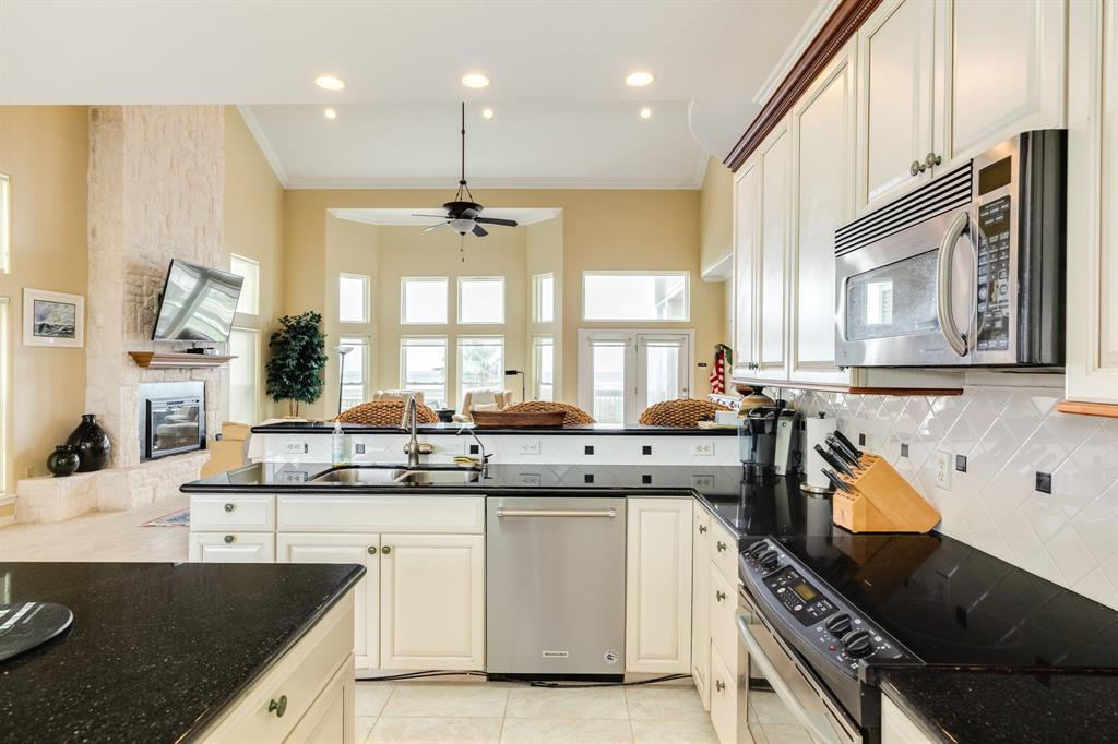 2330 Blue Water Highway, Surfside Beach, Texas image 13