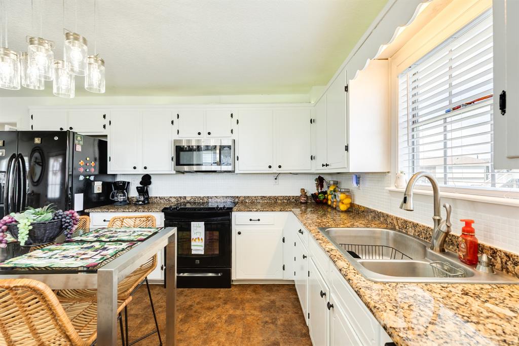 4022 Mason Drive, Galveston, Texas image 7