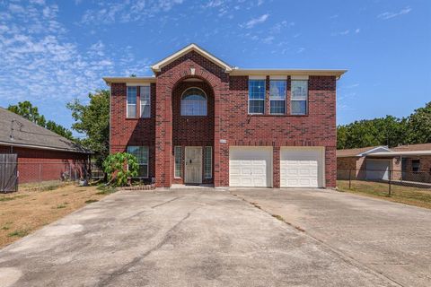 Single Family Residence in Houston TX 8409 Swiftwater Lane.jpg