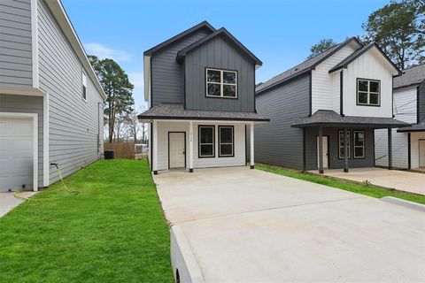 A home in Willis