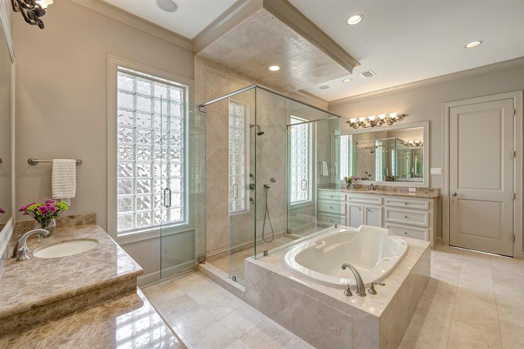 702 Mulberry Lane, Bellaire, Texas image 19