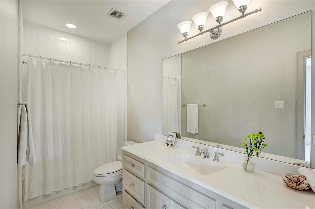 702 Mulberry Lane, Bellaire, Texas image 36