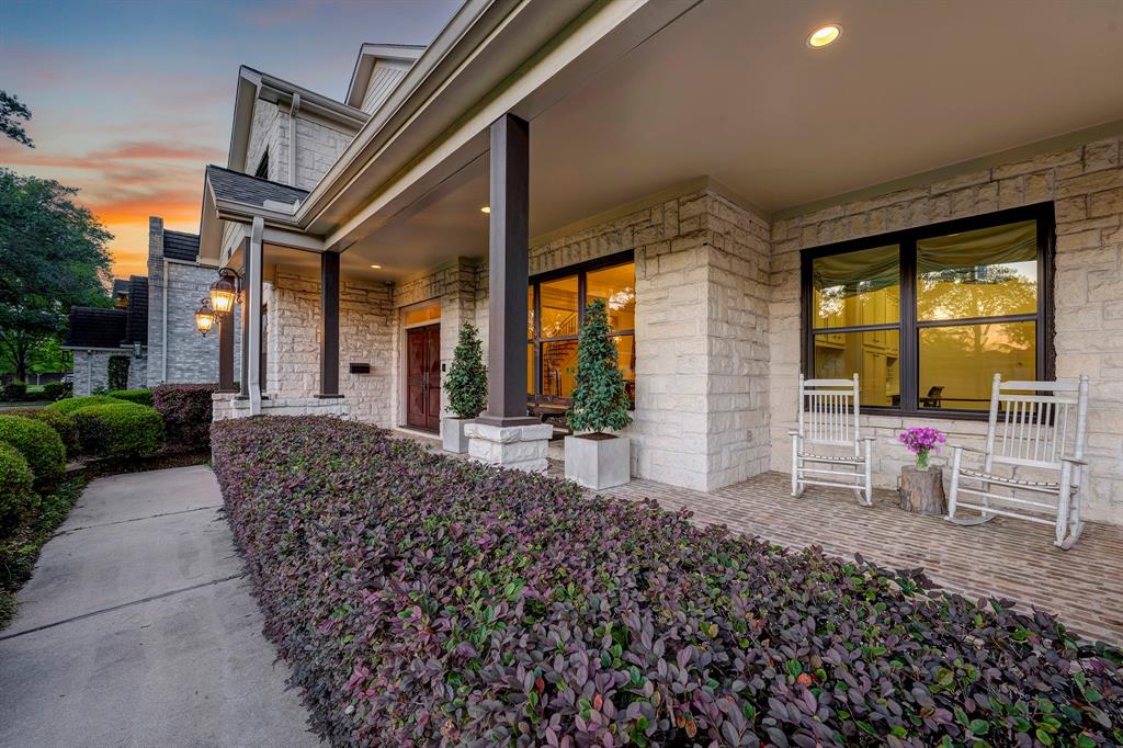 702 Mulberry Lane, Bellaire, Texas image 2