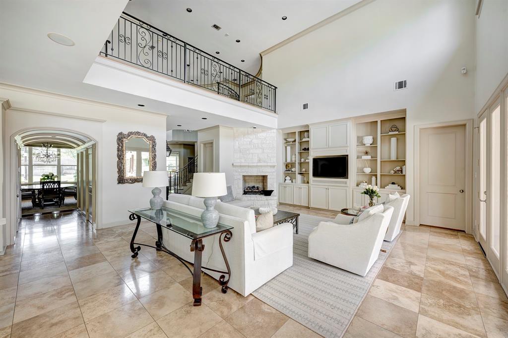 702 Mulberry Lane, Bellaire, Texas image 13