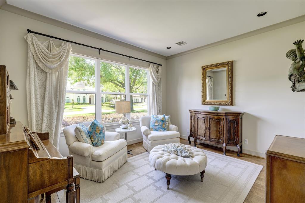 702 Mulberry Lane, Bellaire, Texas image 5