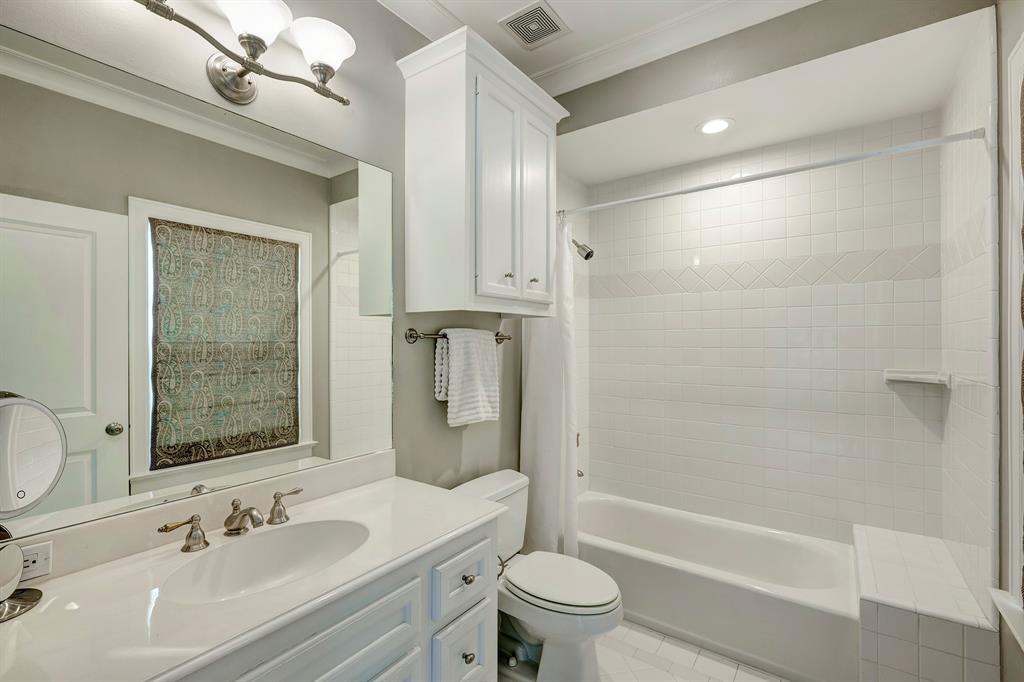 702 Mulberry Lane, Bellaire, Texas image 22