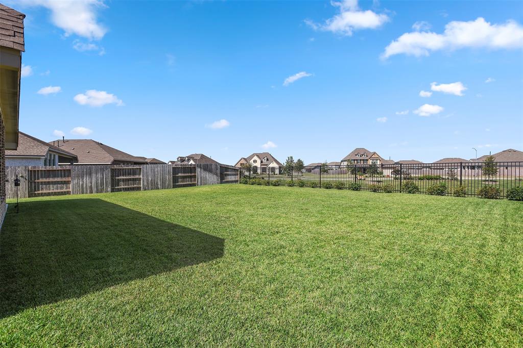 14911 Lake Shore Avenue, Mont Belvieu, Texas image 33