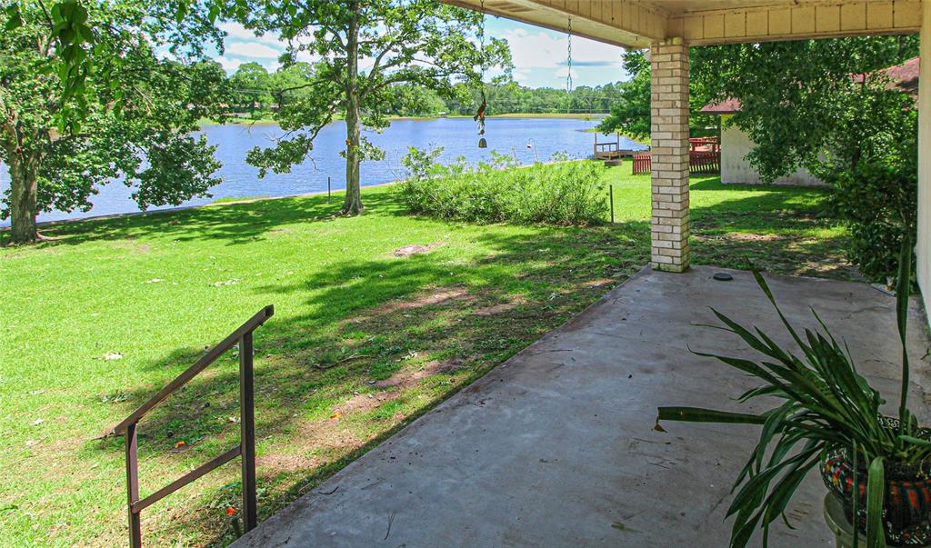 380 W Lake Drive, Livingston, Texas image 21