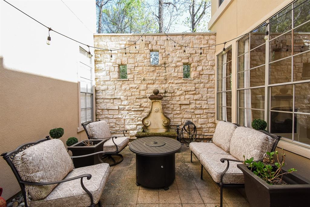 46 W Mirror Ridge Circle, The Woodlands, Texas image 42