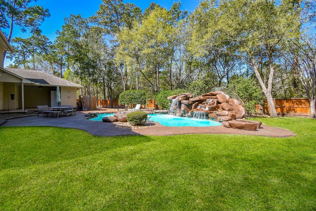 46 W Mirror Ridge Circle, The Woodlands, Texas image 49