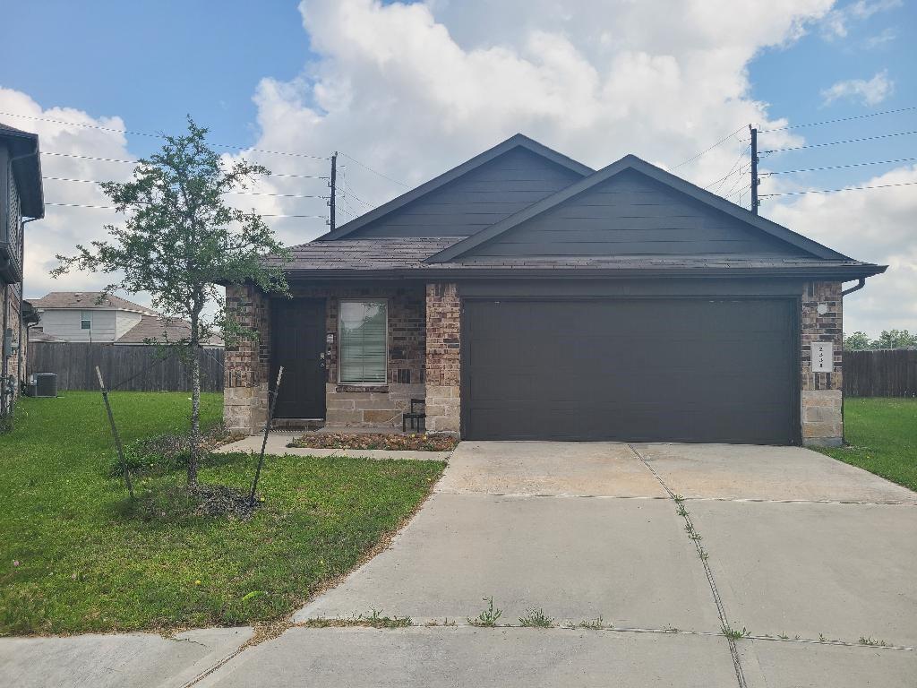 2331 Sandcherry Lane, Spring, Texas image 1