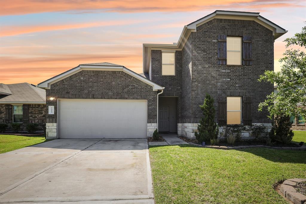 7919 Tamarind Lane, Baytown, Texas image 1