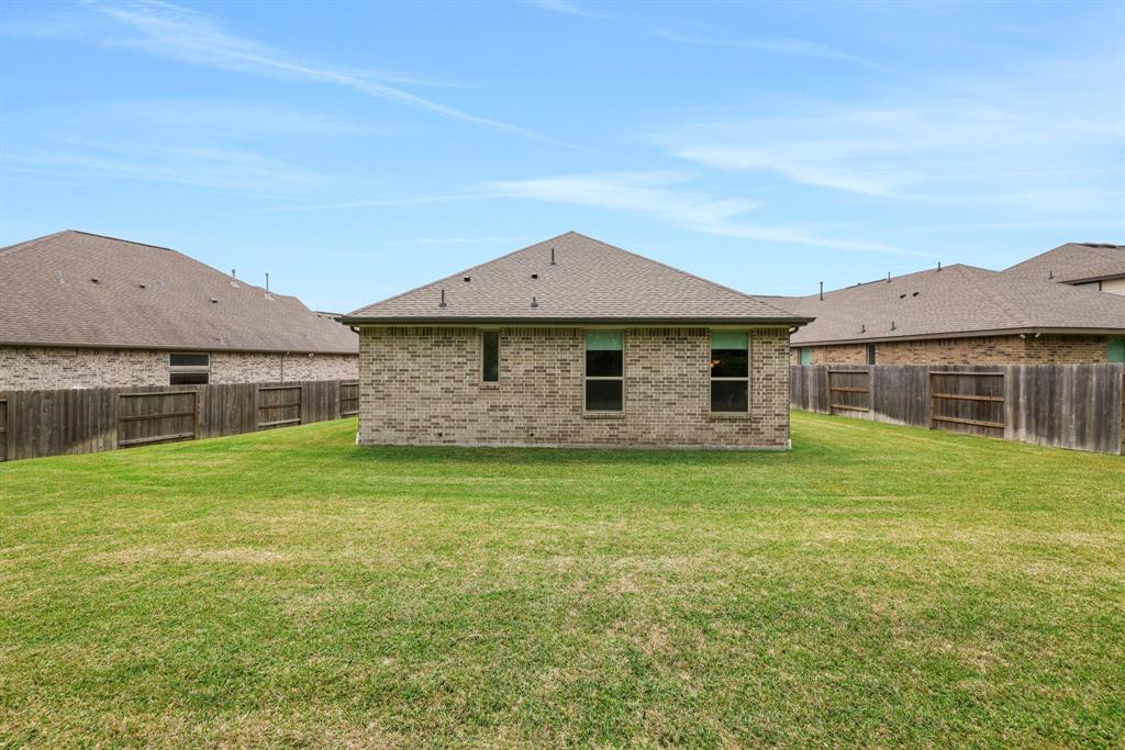 4933 Chester Lake Lane, Porter, Texas image 11