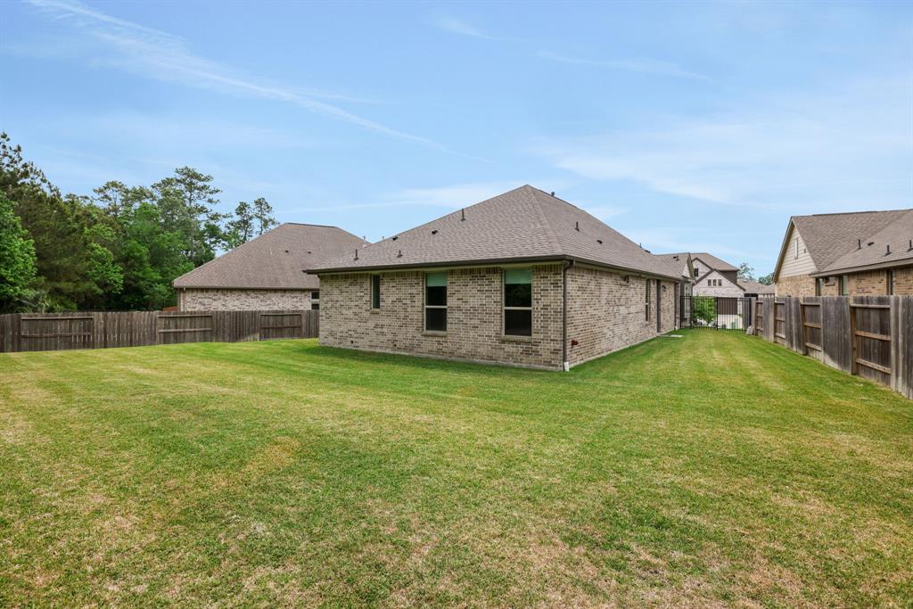 4933 Chester Lake Lane, Porter, Texas image 12