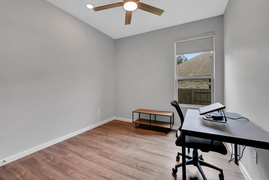 4933 Chester Lake Lane, Porter, Texas image 32