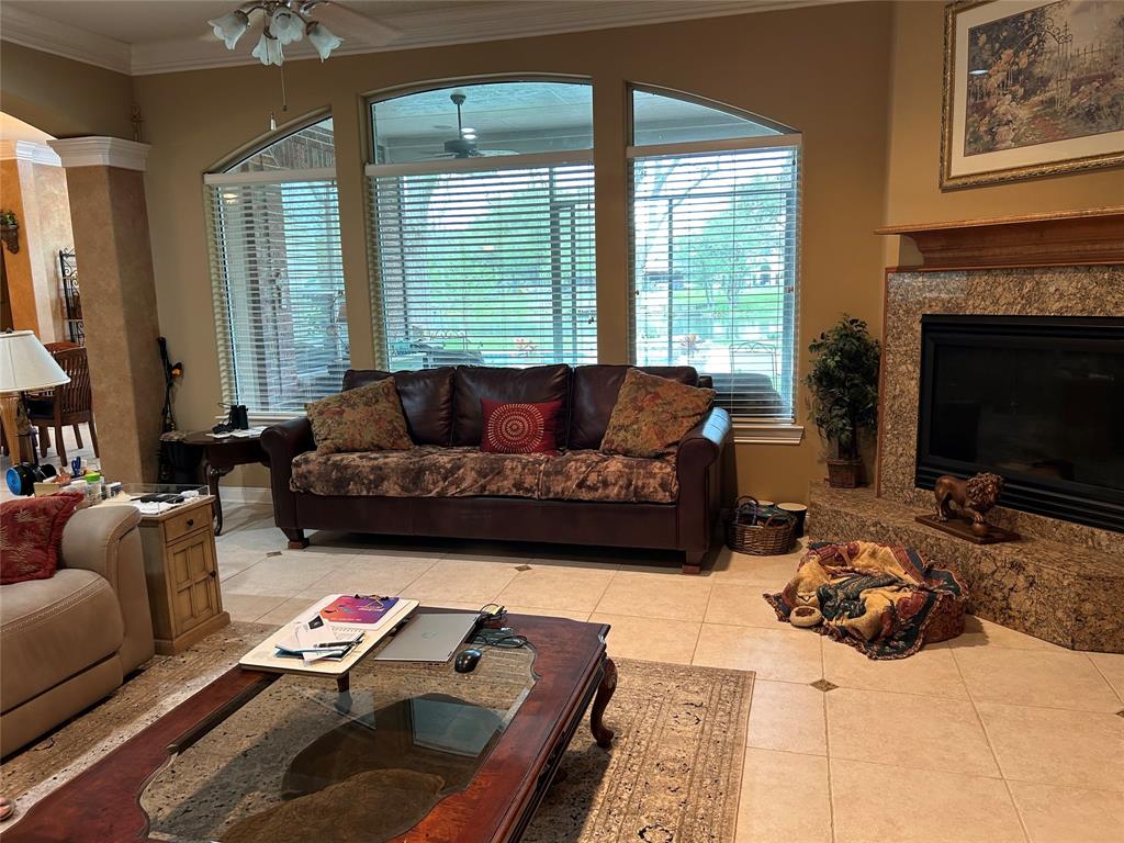 4818 Mckeever Lane, Missouri City, Texas image 11