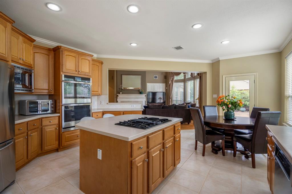 11802 Rue Saint Honore Court, Tomball, Texas image 14