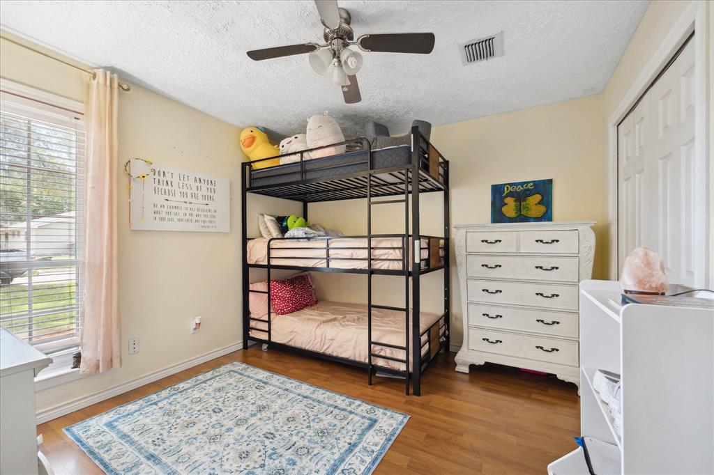 2362 Farriers Bend Drive, Friendswood, Texas image 21