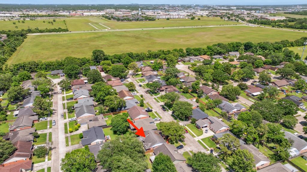 2362 Farriers Bend Drive, Friendswood, Texas image 33