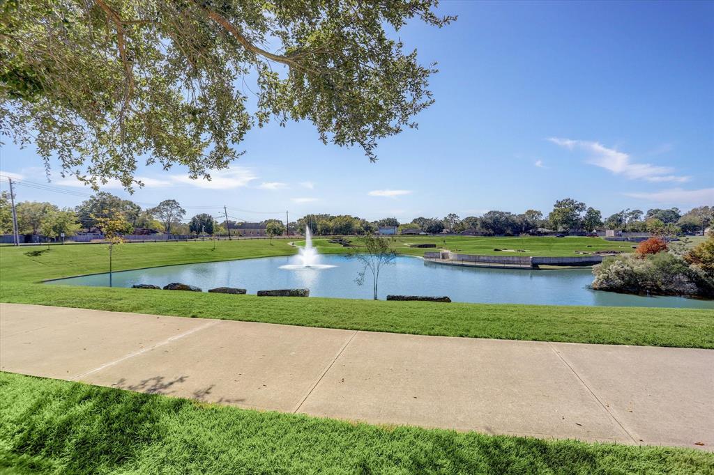 2362 Farriers Bend Drive, Friendswood, Texas image 34