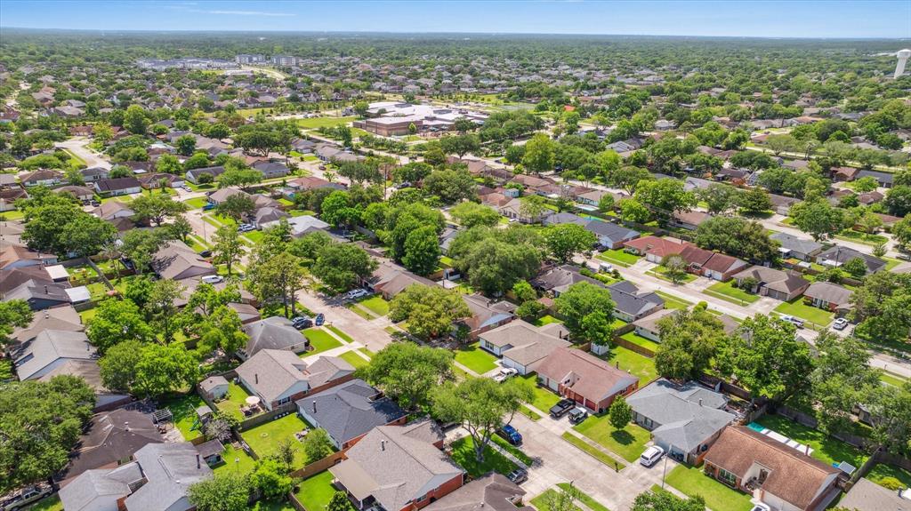 2362 Farriers Bend Drive, Friendswood, Texas image 32