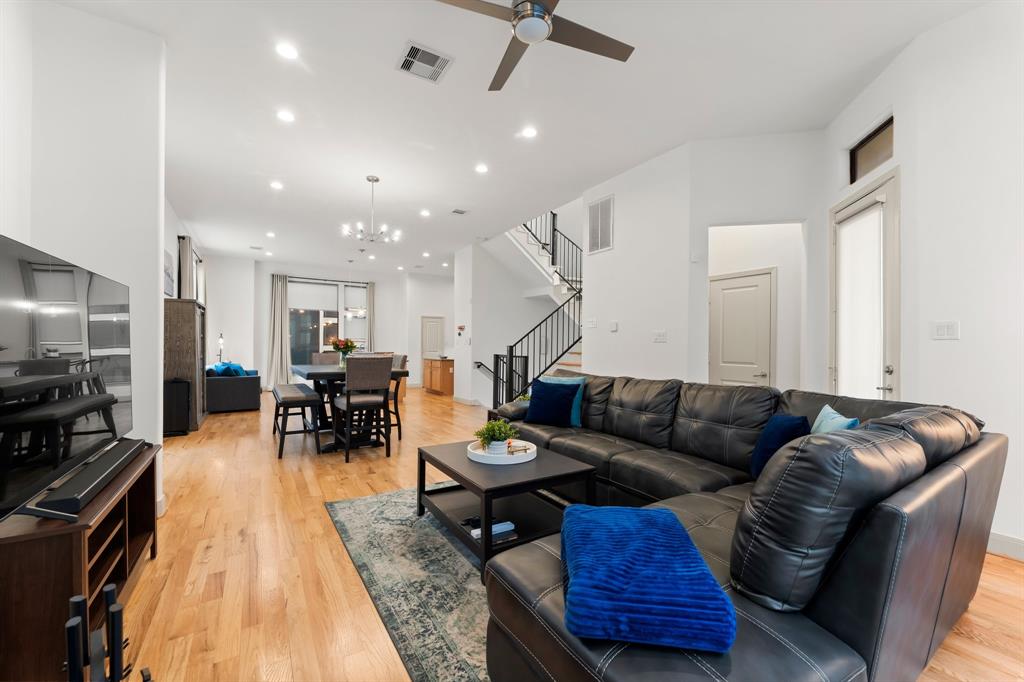 902 Reinerman Street